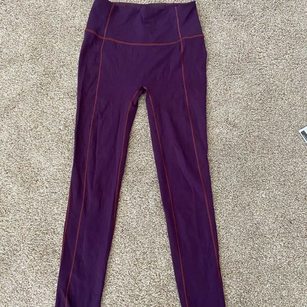 Women’s Lululemon leggings size 6 purple